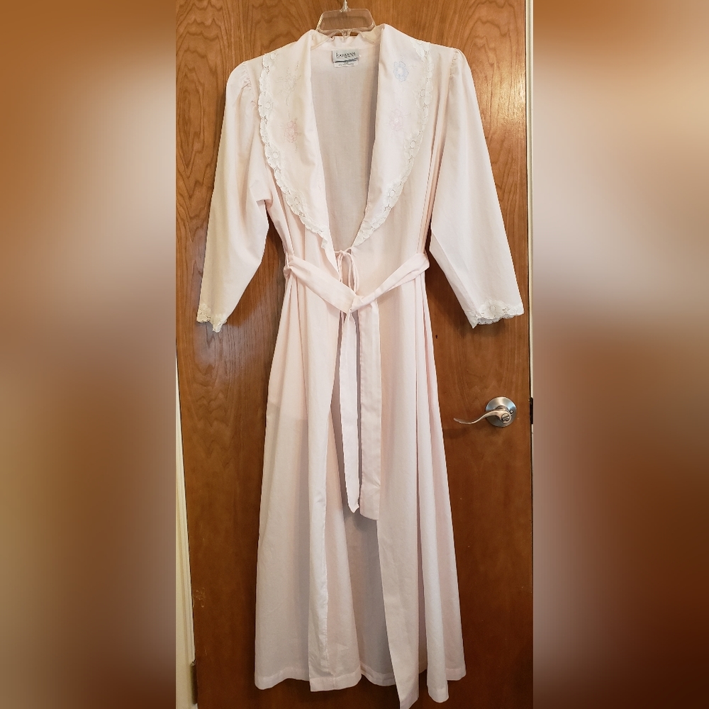 Vintage Kayanna Ladies Delicate Embroidered Pink Cotton Long Robe Size Medium